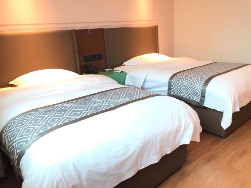 Gma Wuning Road Zhenping Road Metro Station Hotel Xangai