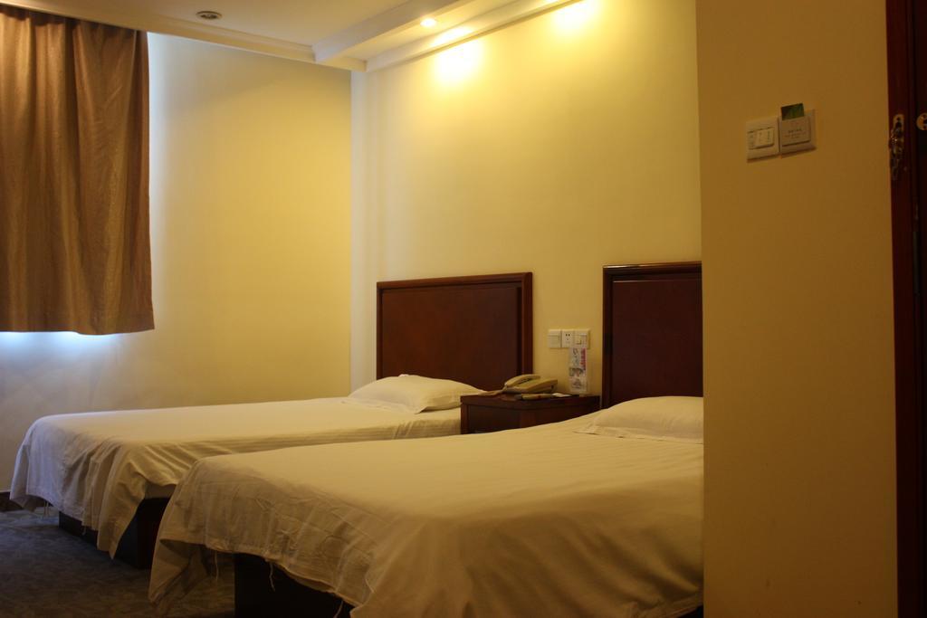 Hotel Gma Wuning Road Zhenping Road Metro Station Xangai